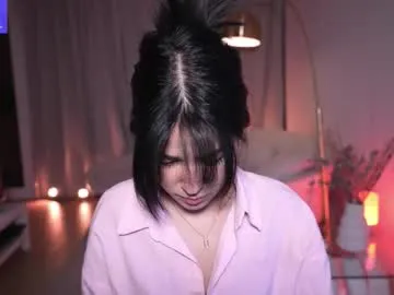 anniehillofficial_ Image 19