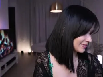 anniehillofficial_ Image 3