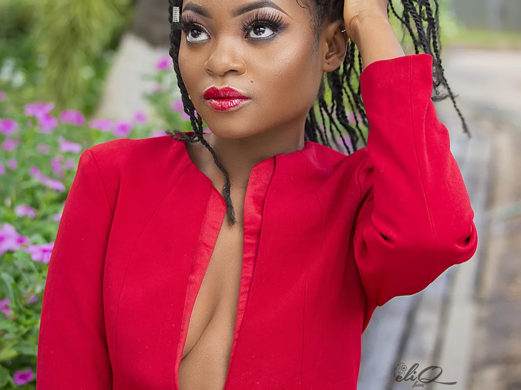 AmaAmivie's Thumb Image