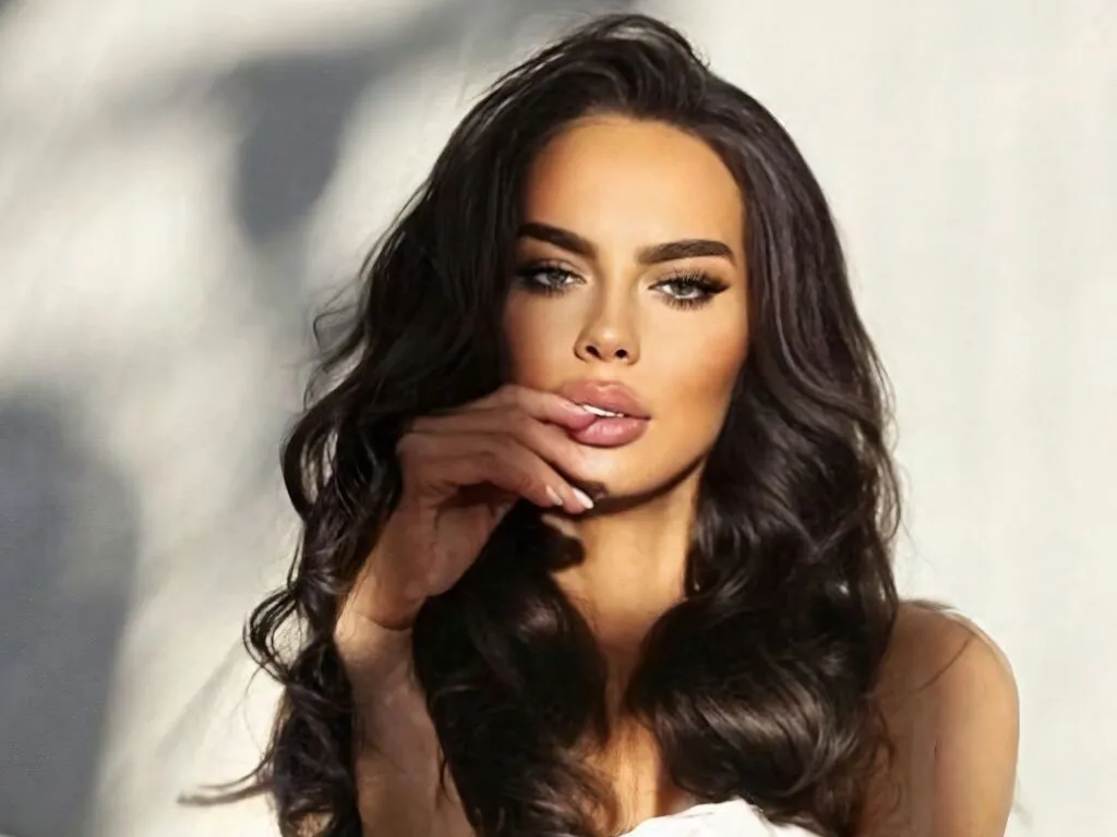 InesMoore's Thumb Image