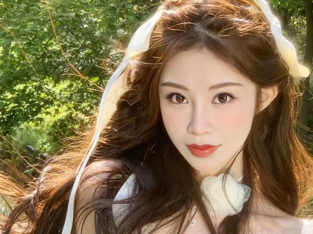 XiaoJuan's Thumb Image